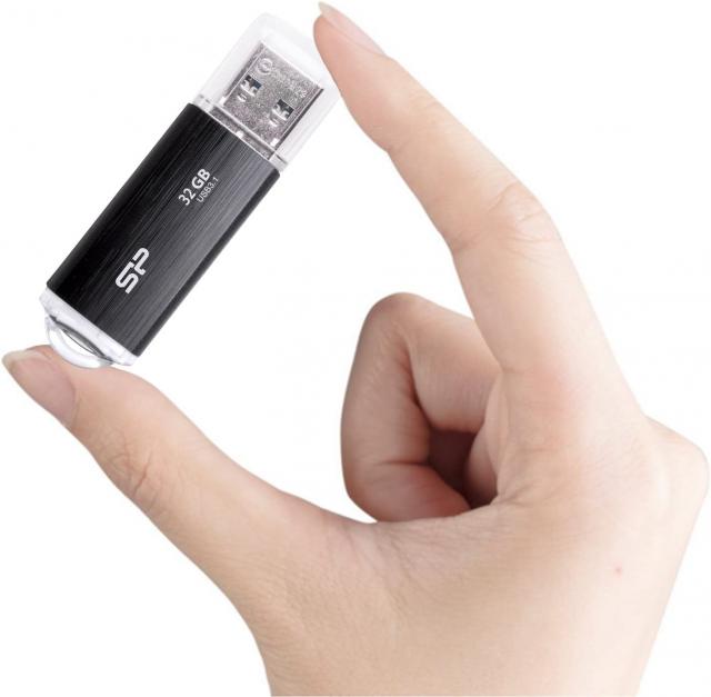 USB памет SILICON POWER Blaze B02, 32GB, USB 3.2 Gen 1, Черен 