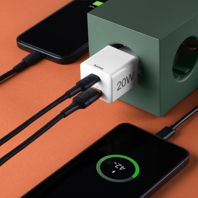 HAMA Бързо мини зарядно 1x USB-C, 1x USB-A, PD, 20 W, бяло 
