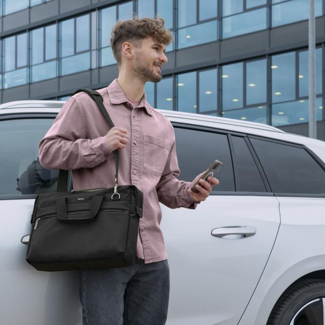 Hama "Ultimate" Laptop Bag, 34 - 36 cm (13.3" - 14.1"), black 