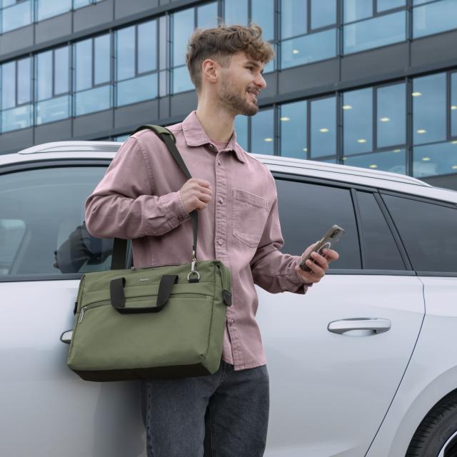 Hama “Ultimate” Laptop Bag, 40 - 41 cm (15.6” - 16.2”), green 