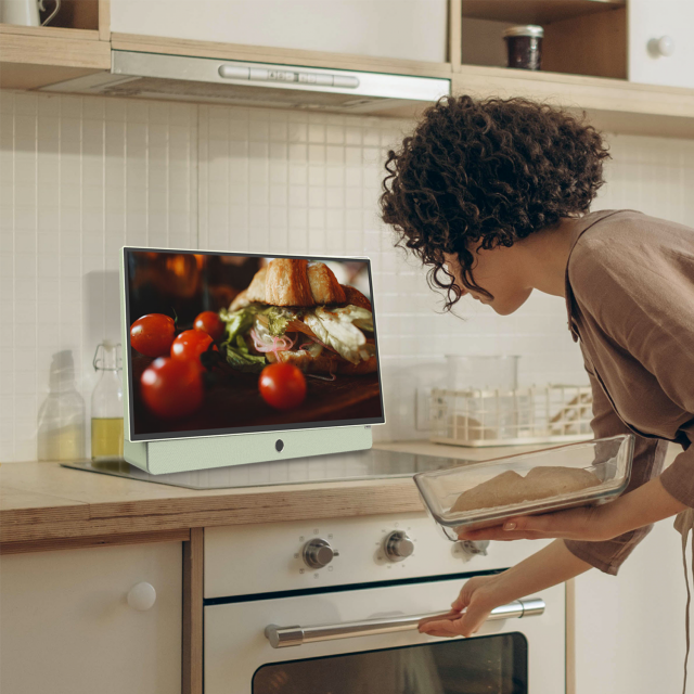 METZ Portable TV 24MPE7200Z  24" LED FHD(1920x1080) GoogleTV, HDR10, green 