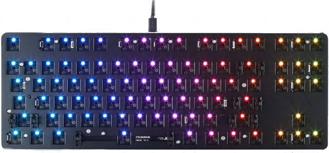 Геймърска механична клавиатура основа Glorious RGB GMMK TKL, ISO Layout 