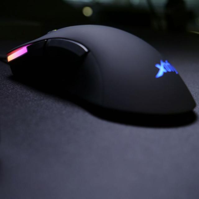 Геймърска мишка Xtrfy M1 RGB 