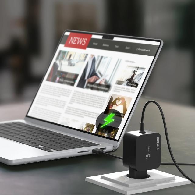 j5create FGaN-PD USB-C® Mini Charger with 67 watts and 3 EU-compliant DC connector types 