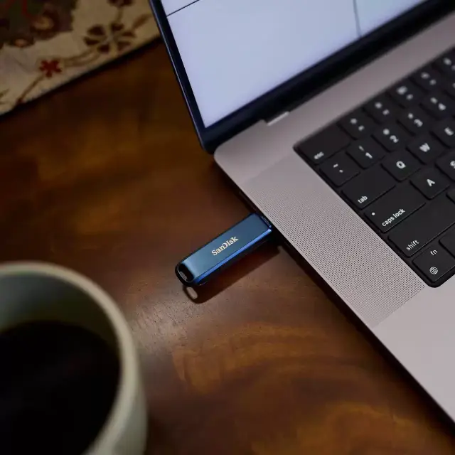 SanDisk Flash memory iXpand Flash Drive Luxe 256GB, for Apple 